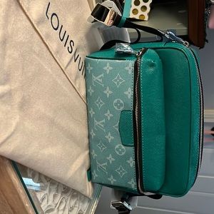 Louis Vuitton
Outdoor Messenger Monogram Taigarama
